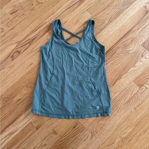 Sofibella green tank top workout top